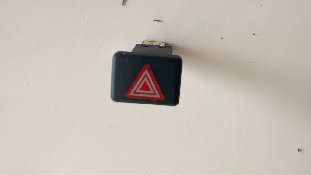 Botao dos quatro piscas audi a4 b6 ou b7