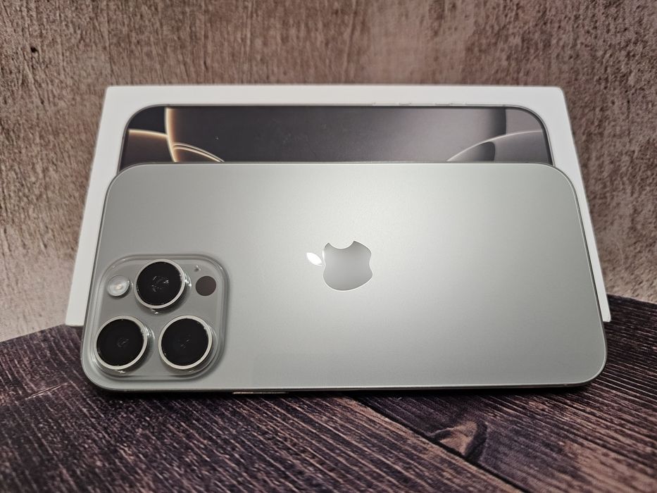 Смартфон Apple iPhone 16 Pro Max 256Gb Natural Titanium 95% гарантія