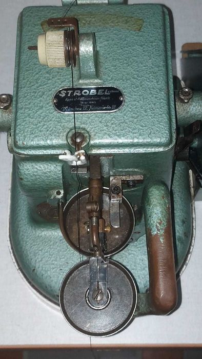 Maquina de costura para  calçado marca  Strobel