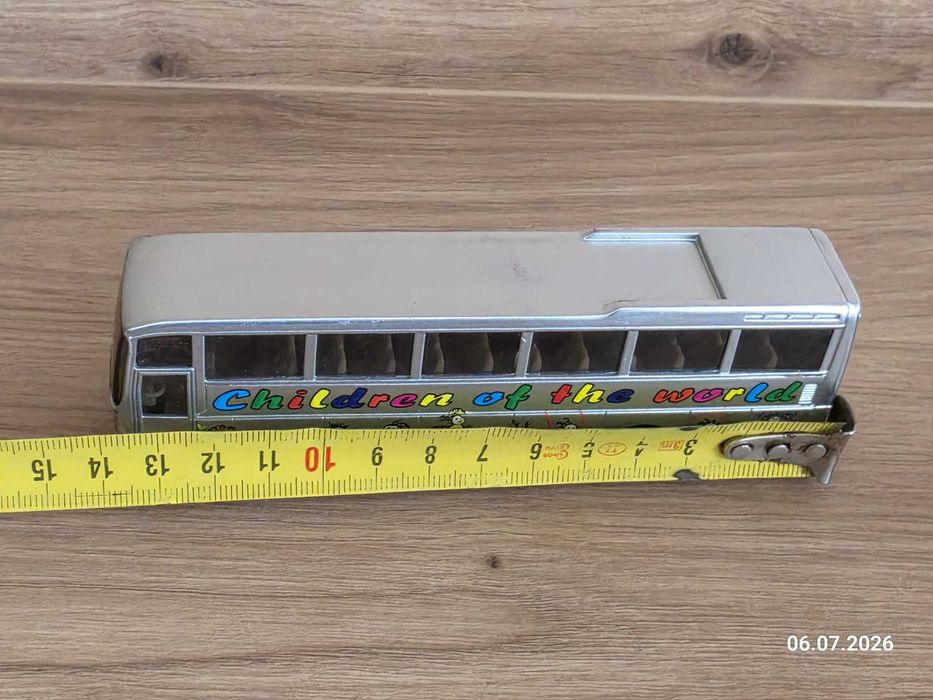 Siku 1624 - MAN autokar szkolny autobus
