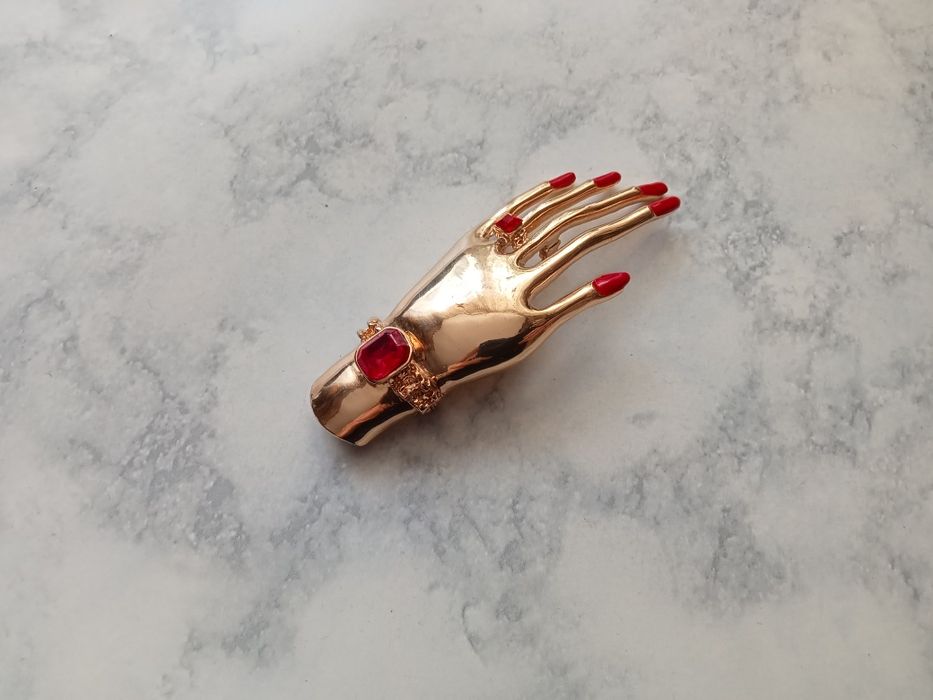 Broszka w kształcie dłoni vintage Butler and Wilson