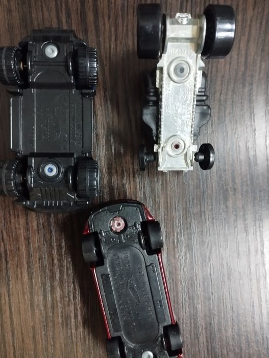 Продам машинки HotWills