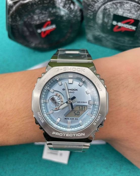 Мужские наручные часы Casio G-Shock GM-2110D-2A