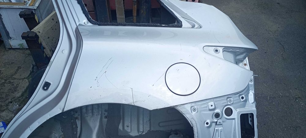 Крило інфініті QX60