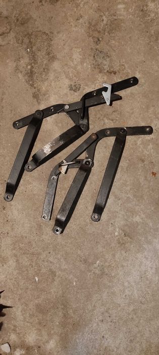 Zawiasy mechanizmu rozkładania łóżka