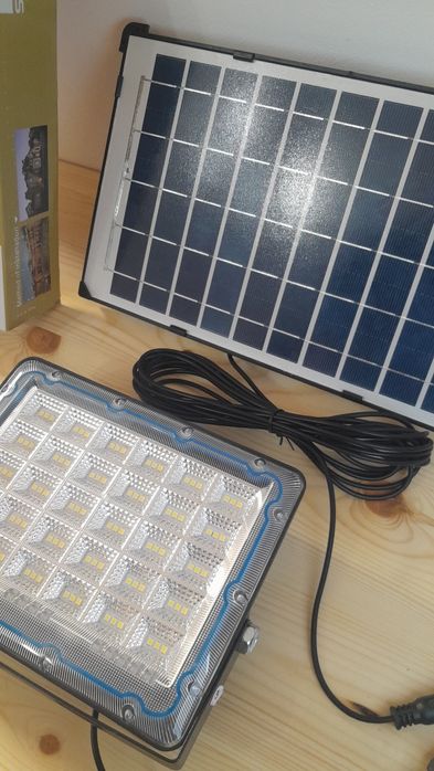 Painel Solar + Bateria + Projetor de luz LED