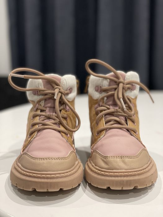 Ботинки  на девочку 34 размер