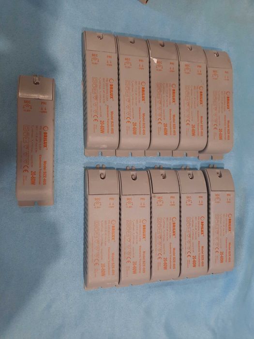 Zailacz elektroniczny Brilux 230V / 12V i żarówki halogeny GU10 + MR16