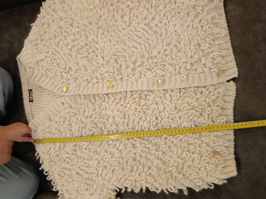 Kardigan w kolorze jasnego beżu rozmiar uniwersalny