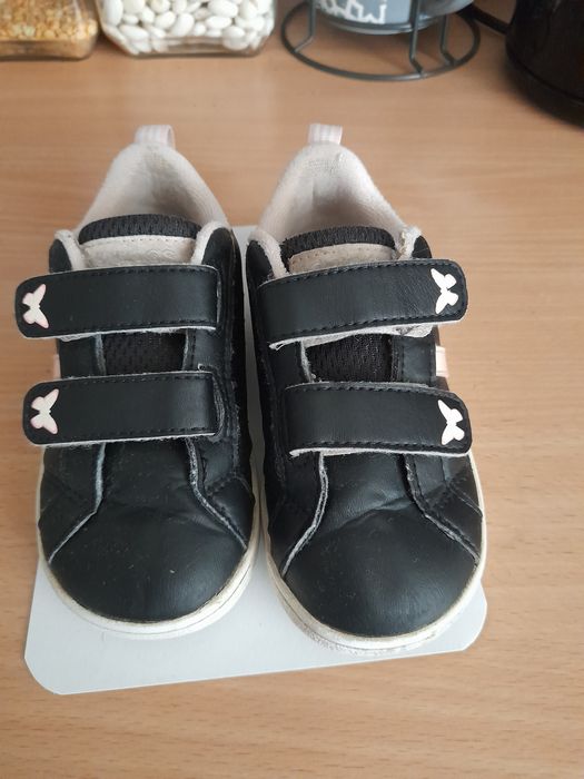 Adidasy dziewczęce rozmiar 24