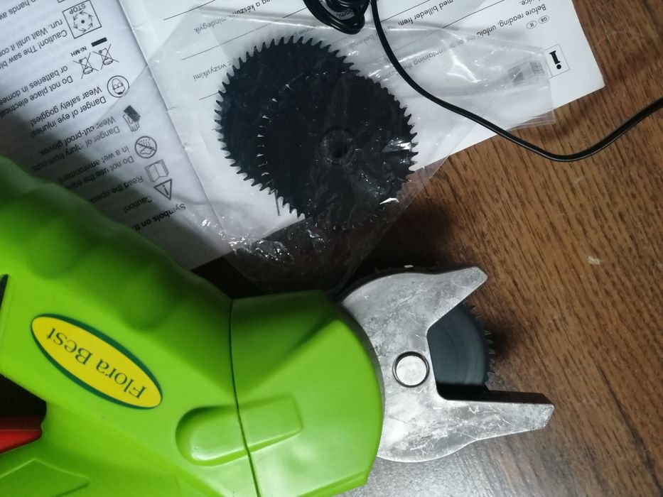 Ogrodowy sekator tarczowy