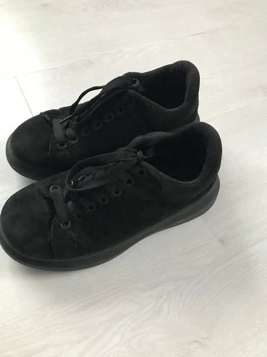 Кросівки чорні,замшеві,велюрові