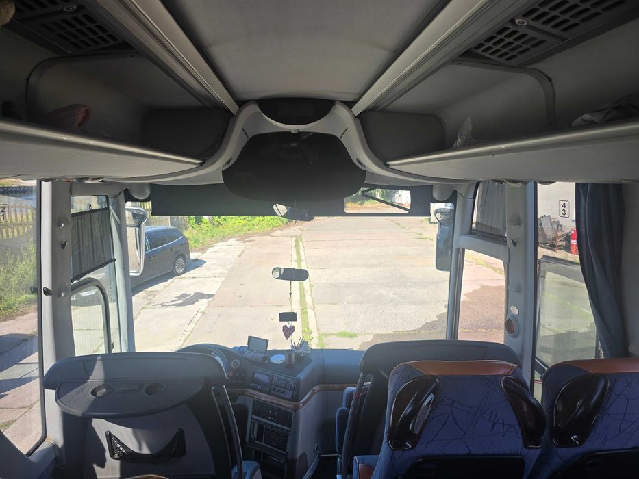 MAN R03 Lions Coach