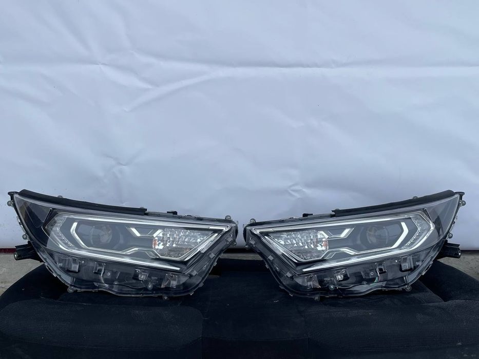 Фари передні на Toyota RAV4 Тойота РАВ4 19-23 року