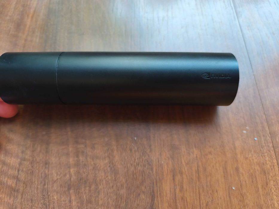 Nvidia Shield TV (Modelo Tube) + Comando Original - Para peças / Bootloop