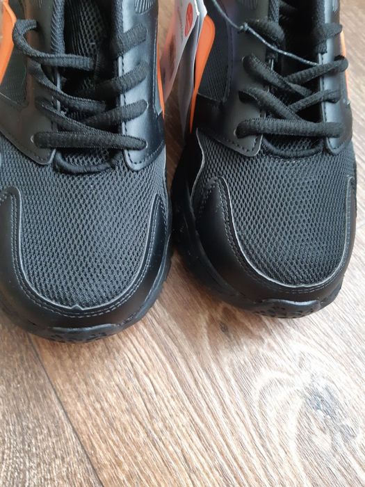 Кроссовки  Кросівки SinSay