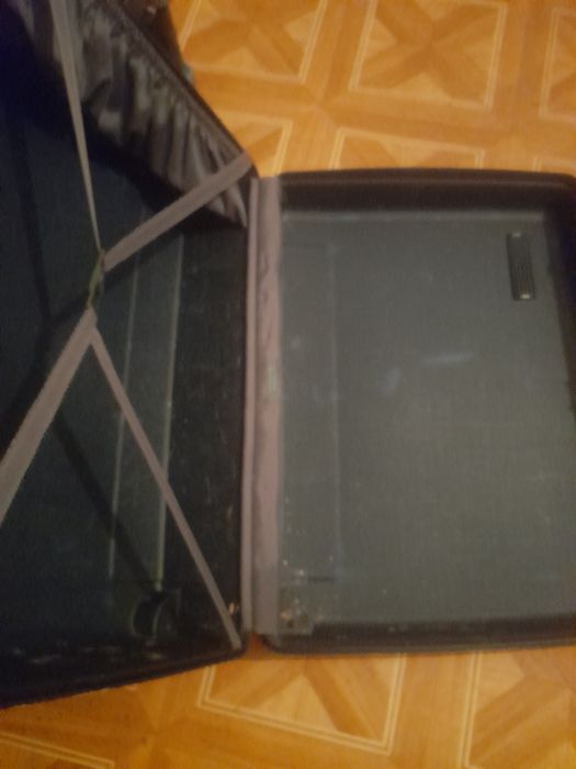 Валізи  на колесах для подорожей