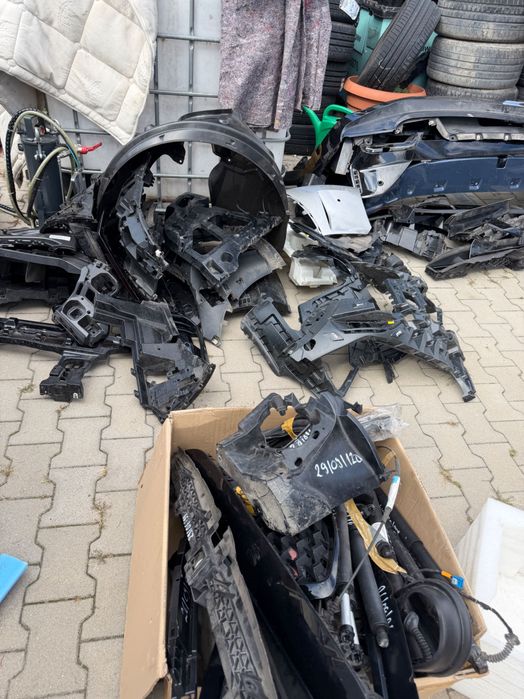 Pakiety części BMW różne zderzaki haki ślizgi lampy