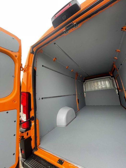 Zabudowa samochodu auta busa dostawczego Citroen Jumper L4H2