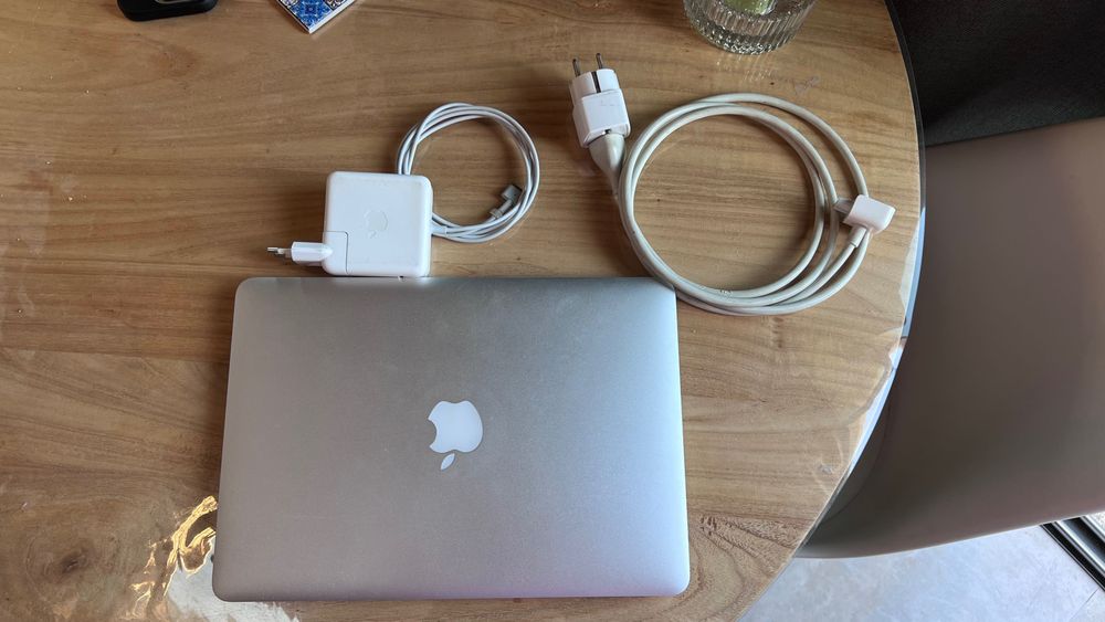 MacBook Pro 2015483181863361597441