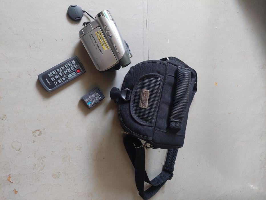 Видеокамера цифровая Mini-DV Sony Handycam DCR-HC36E