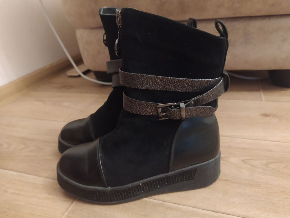 Ботіночки для дівчинки