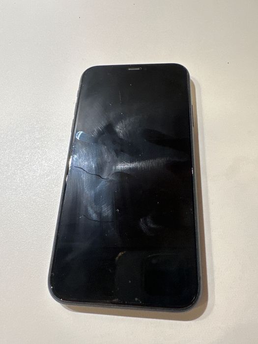 iPhone 11 em bom estado