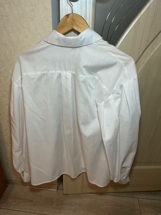 Блузку жіноча біла