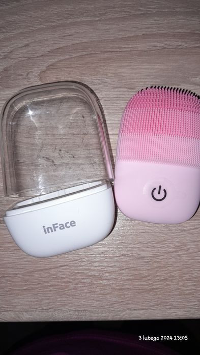 Masażer myjący do twarzy