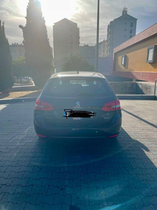 Vendo Peugeot 308 SW 1.6 BlueHDi de 120cv, caixa manual de 6 velocidades.