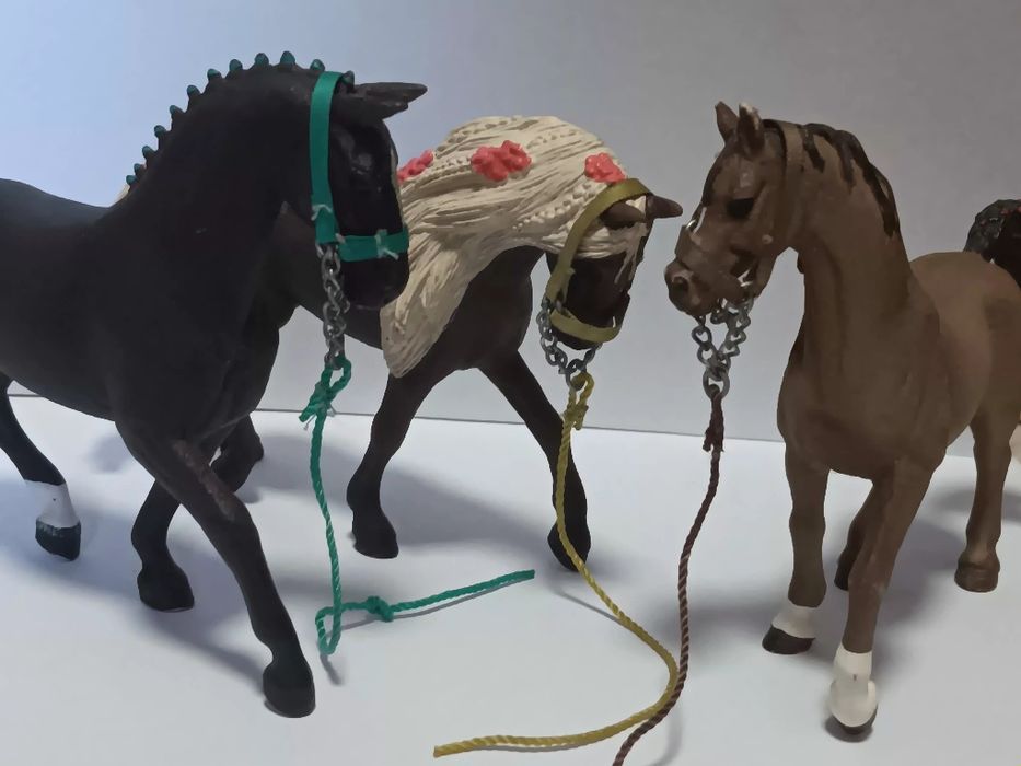 Schleich cabrestos com corda(apenas os acessórios)