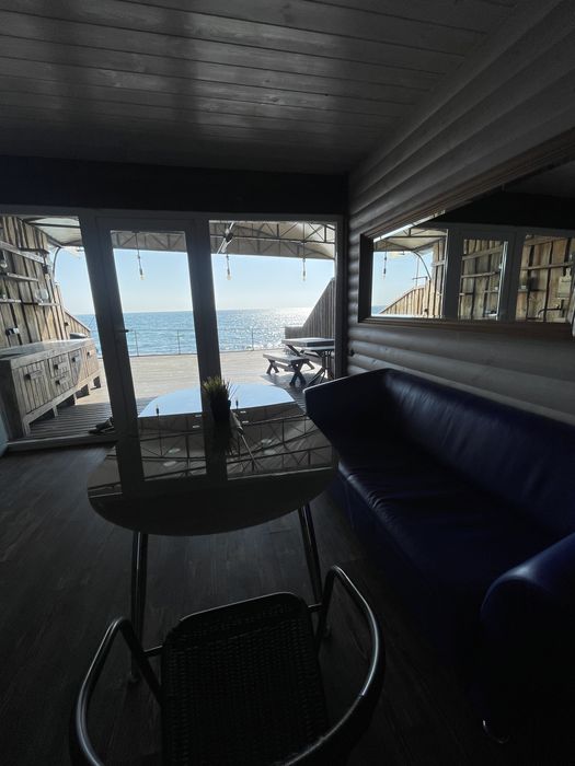 Оренда котеджу з на березі моря з ТЕПЛОЮ ПІДЛОГОЮ та своїм пляжем