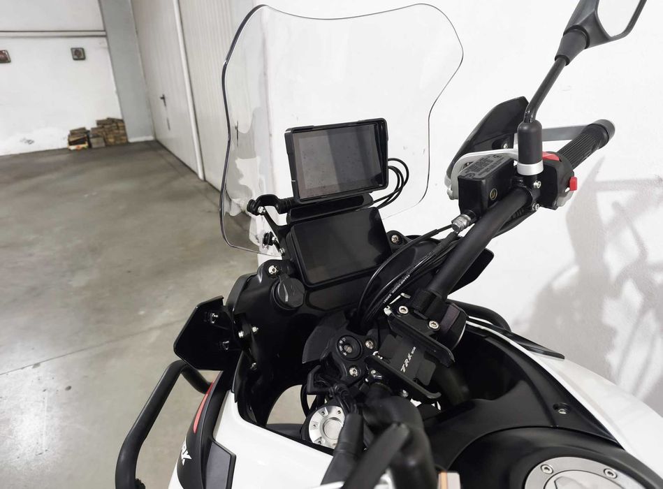 Moto Benelli 702x