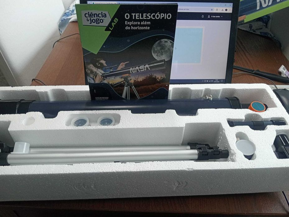 Telescópio Ciência & Jogo Clementoni (8+ Anos)–Astronomia p/ Crianças
