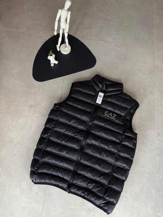 Безрукавка Armani Black