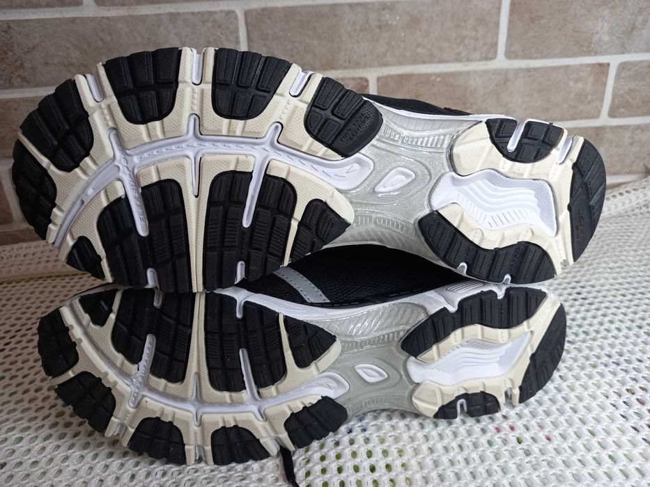кросiвки Fila 40р