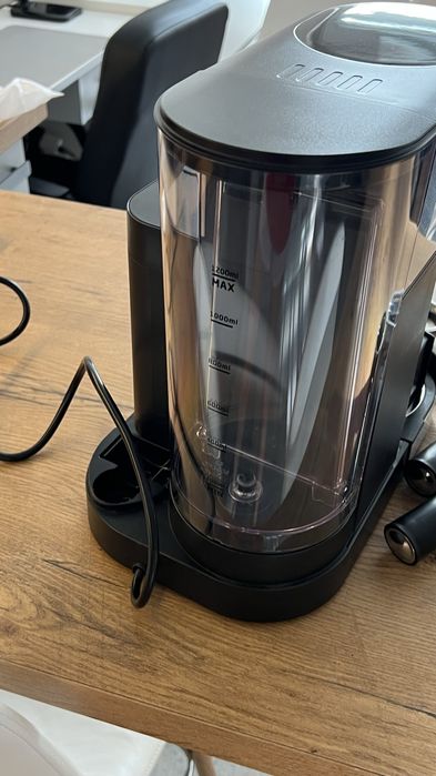 Ekspres kolbowy / Espresso Machine Koenic KEM 2024 M – jak nowy!