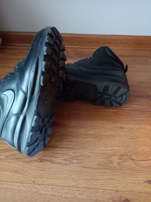 Buty Nike Manoa stan dobry mało używane, trekkingowe
