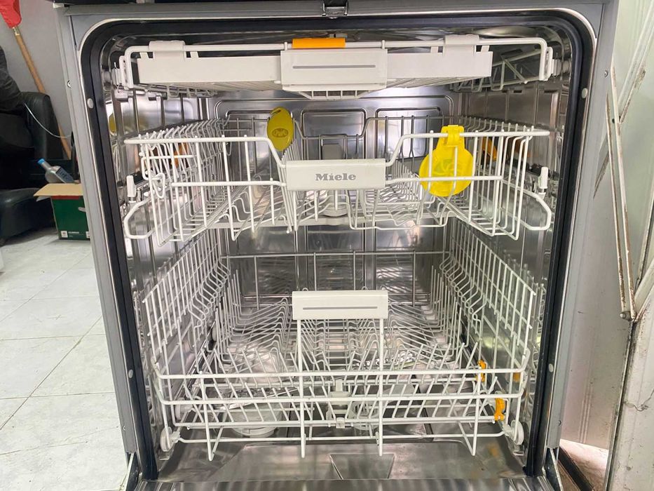 Máquina de Lavar Louça