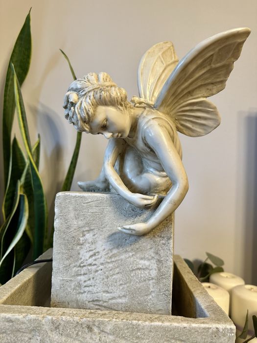 Fontanna figurka elf