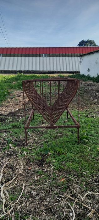 Manjedoura para cabras e ovelhas.