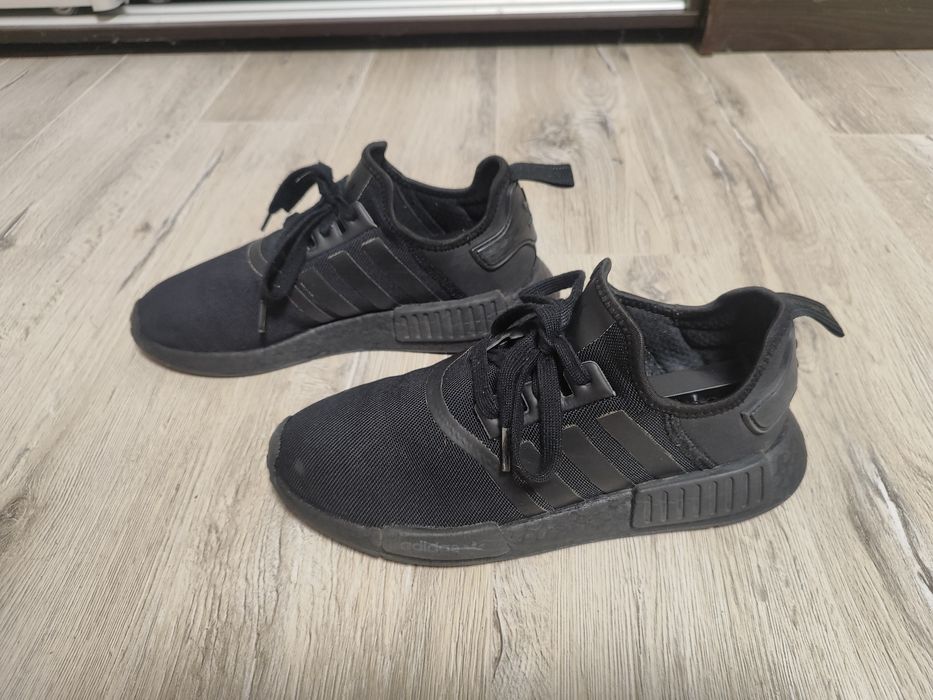 Кросівки Adidas NMD_R1 р-40-41