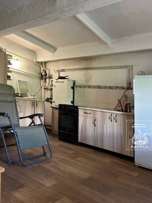 Продаж будинку з земельною ділянкою