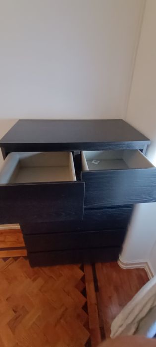 Cómoda alta IKEA MALM em bom estado