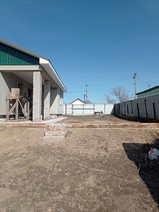 Новобудова біля міста Чернігів.