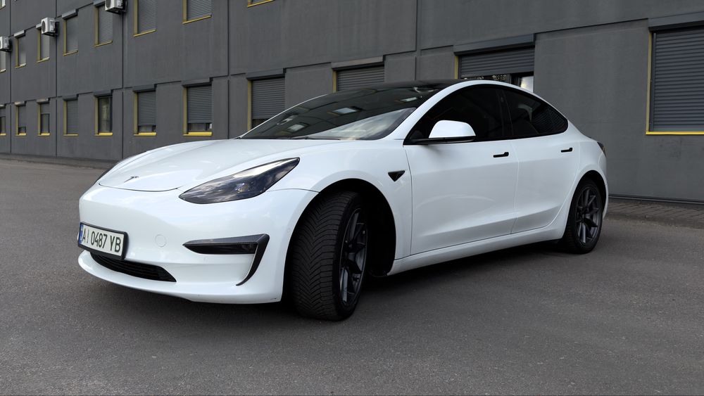Tesla Model 3 - 2022 рік - Long Range Dual Motor