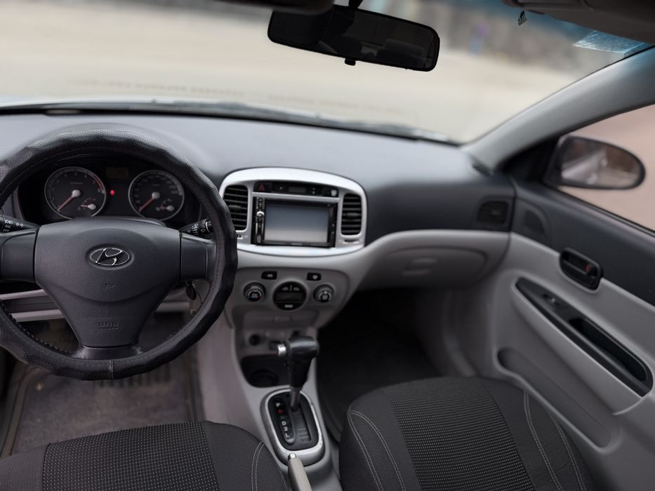 Huyndai Accent 1.6 газ Автомат