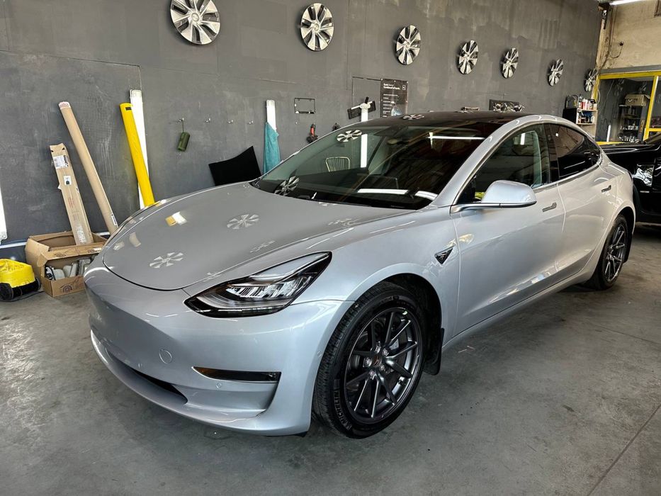Оренда Tesla Model 3
