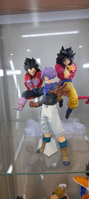 Figura Dragon Ball Goku Super Saiyajin Fernão Ferro • OLX Portugal