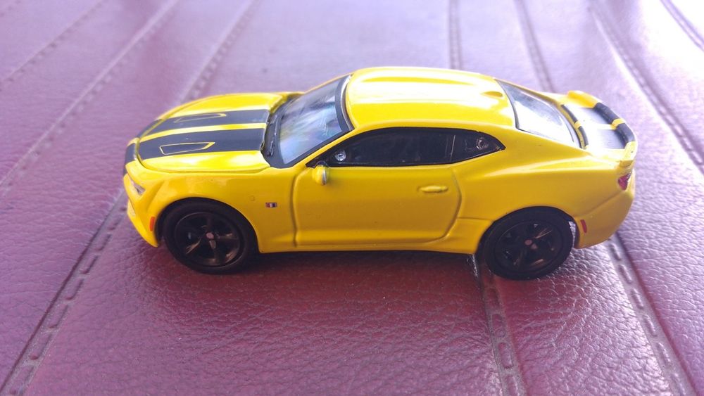 Продаю модельку Camaro